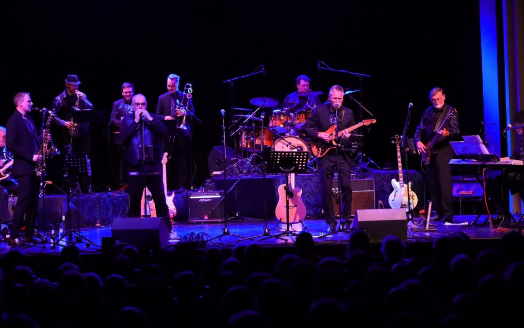 Lions Party Band & Friends