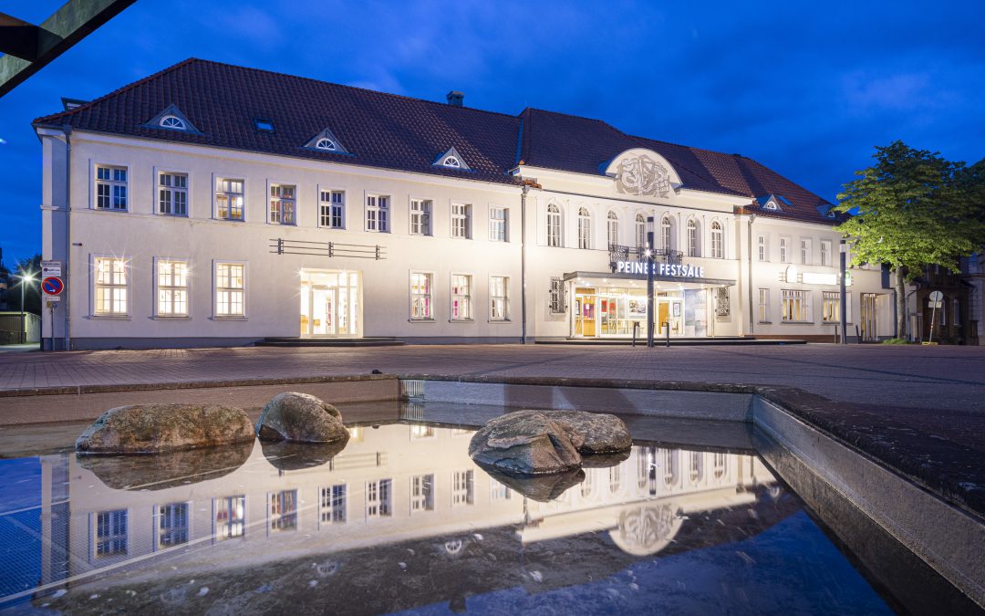 Erich Kästner – Lesung von Gedichten mit Musik