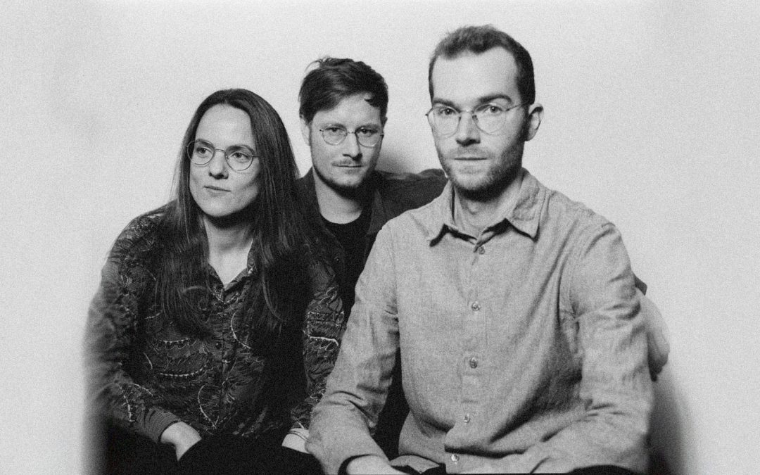 Nia Power Trio – Progressive Folkpop