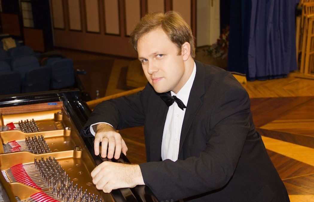 Alexey Chernov interpretiert „Tanz der Ritter“ aus Romeo und Julia – von Pariser Eleganz zu musikalischen Bildern